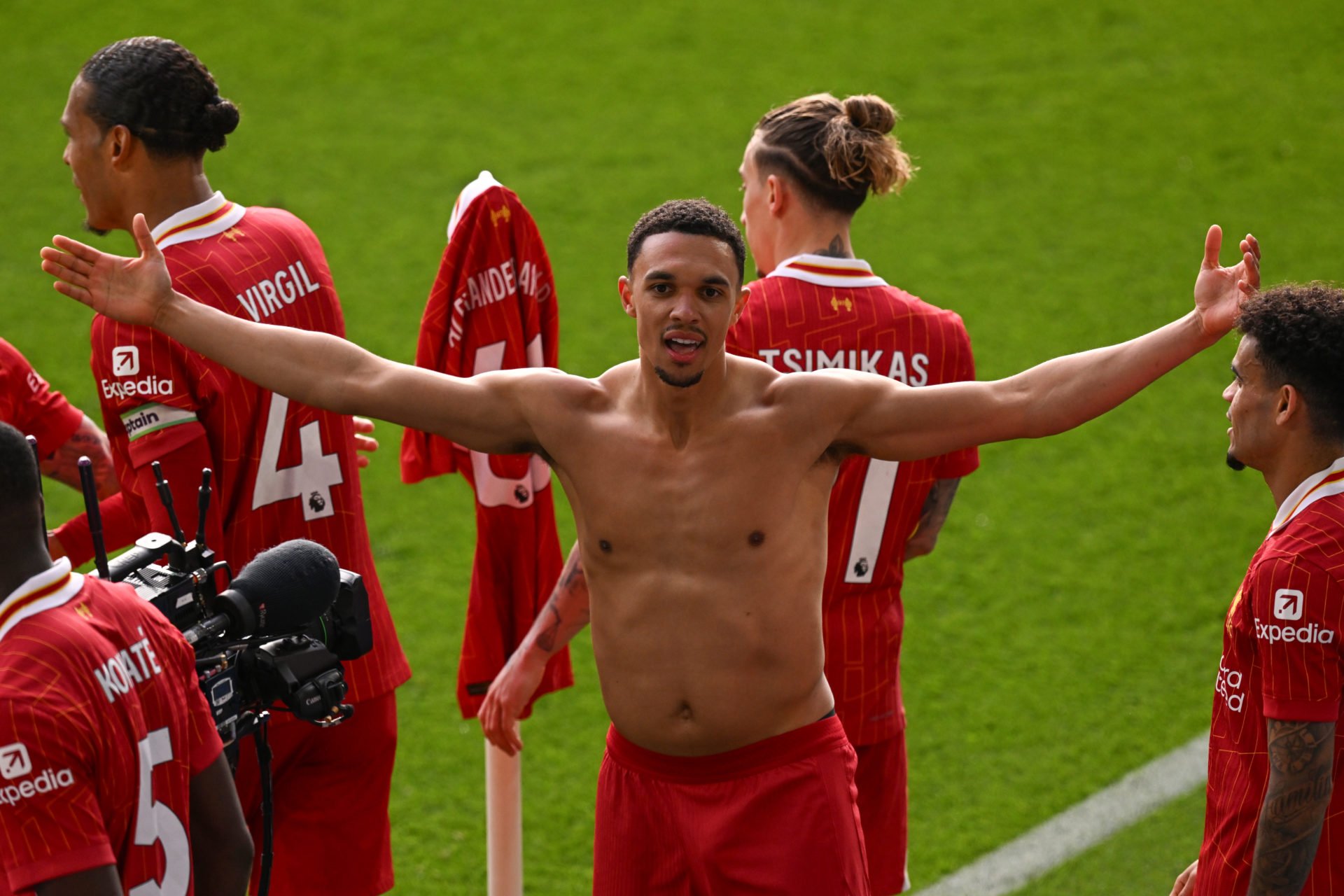 Liverpool fans have theory about Trent Alexander-Arnold’s celebration after scoring winner vs Leicester