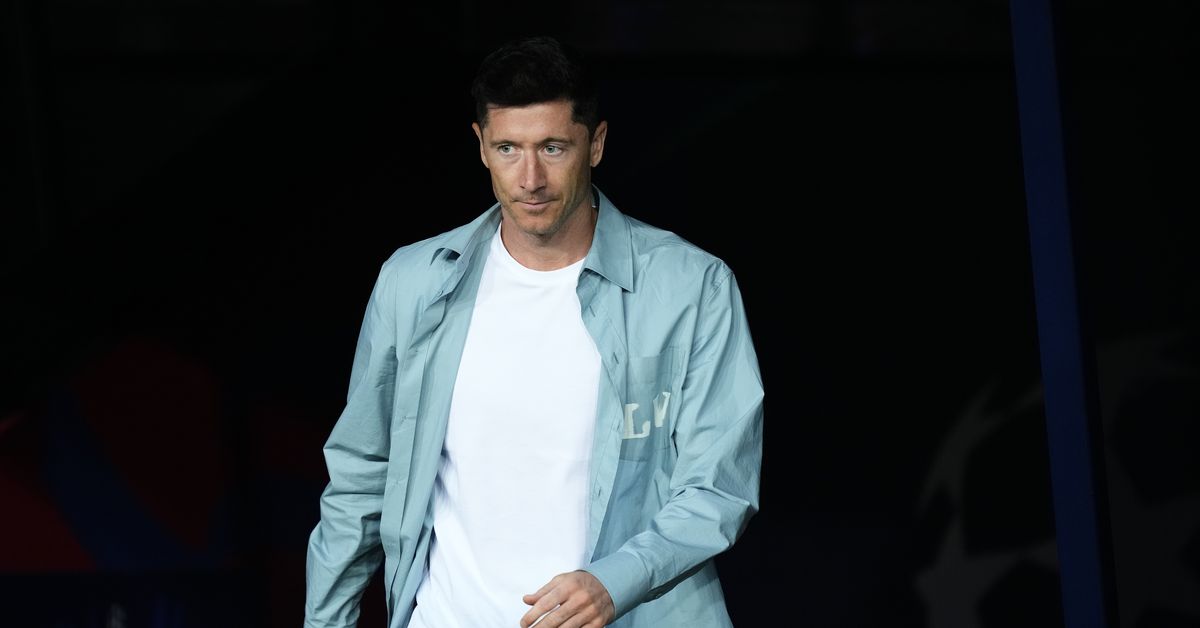Robert Lewandowski ‘has a chance’ of being in Barcelona squad for Champions League second leg against Inter
