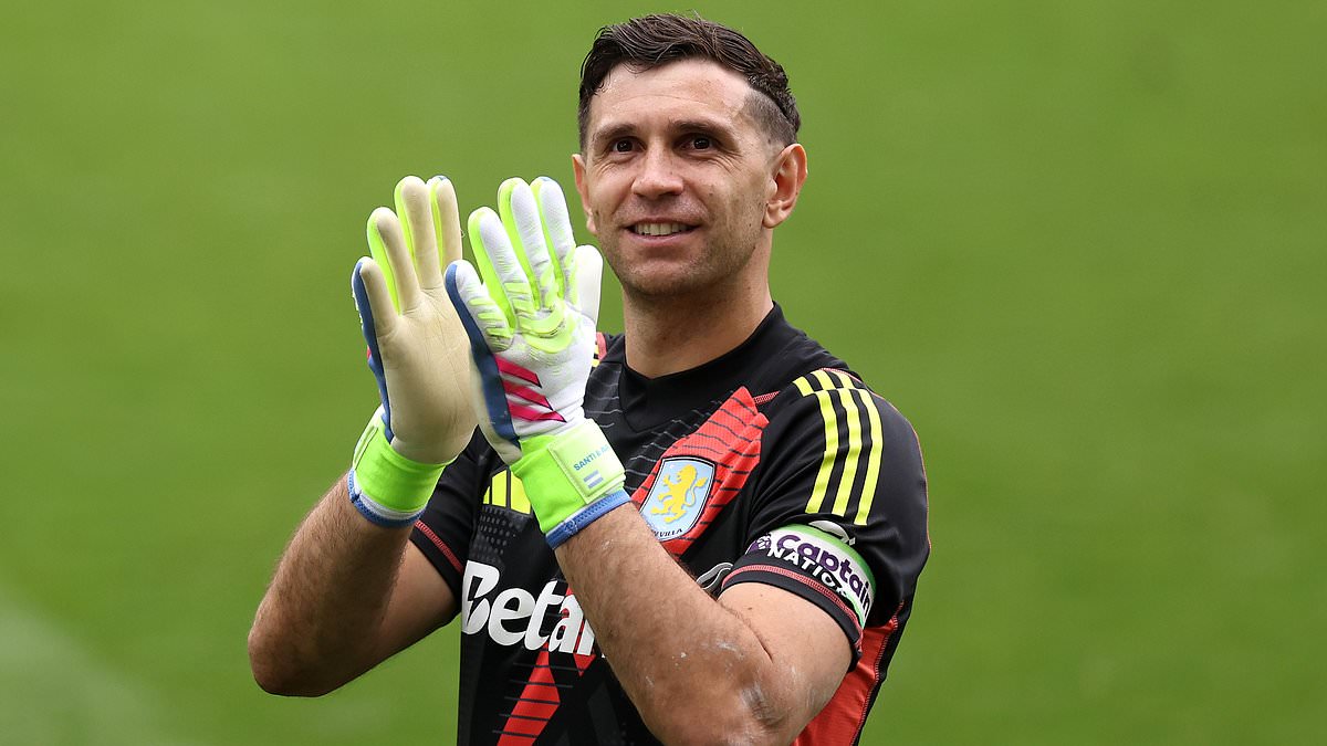 Aston Villa want a new goalkeeper casting doubt over Martinez future