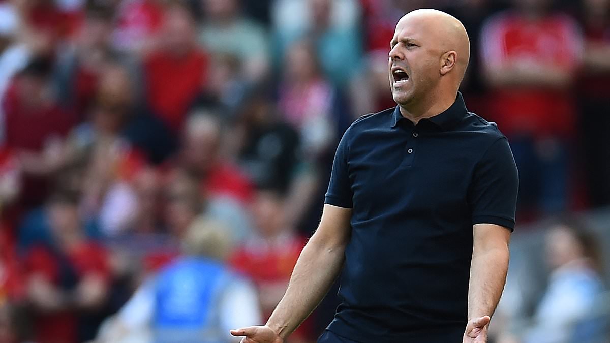 Roy Keane hits out at ‘classless’ Liverpool