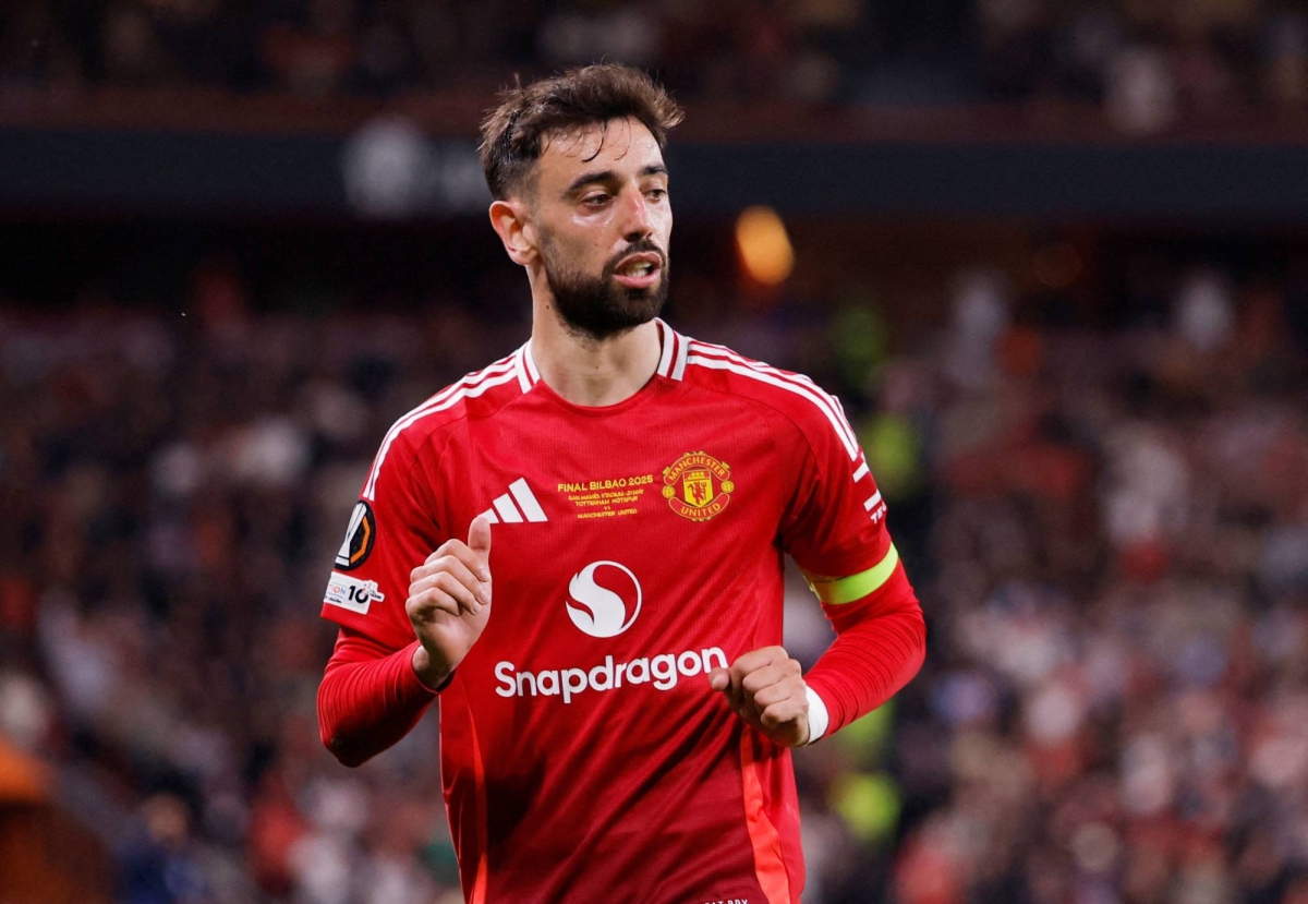 Fernandes confirms he rejected Saudi move to stay at Man Utd
