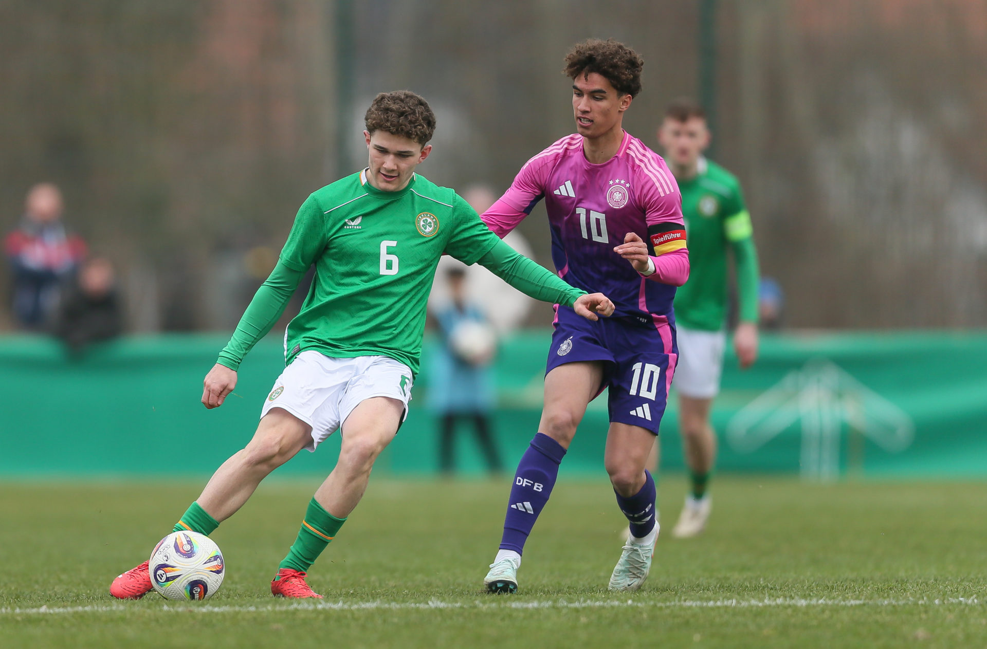 17-year-old Man Utd wonderkid labelled ‘fantastic’ after ‘polished’ U21 international debut in brand new position