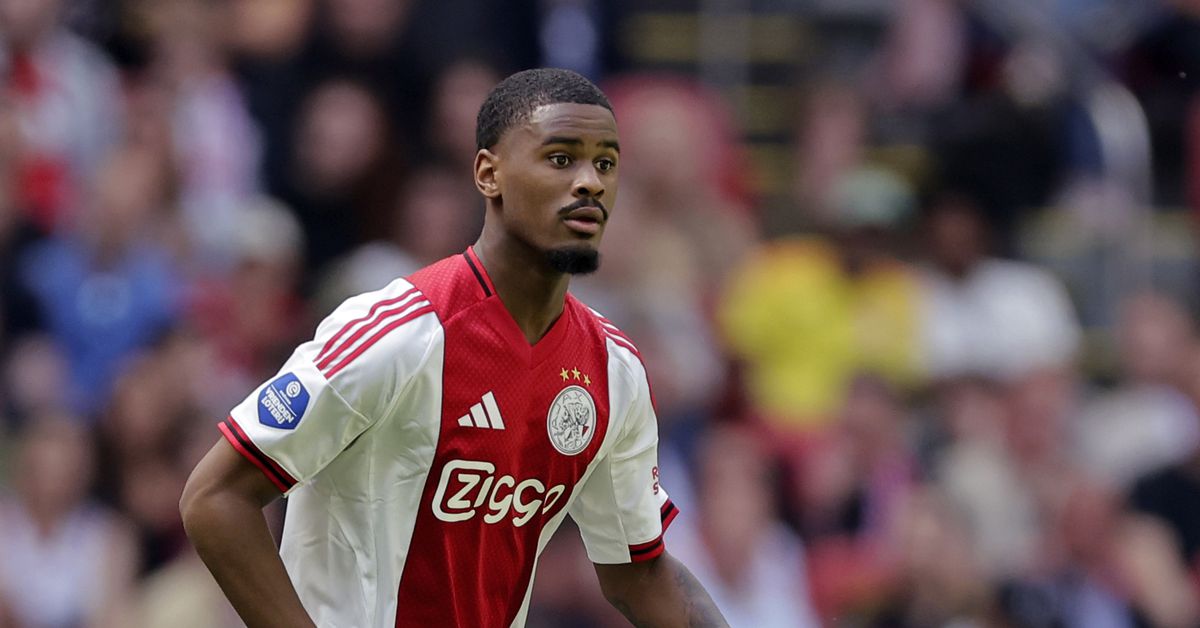 ESPN: Ajax reject initial offer from Chelsea for Jorrel Hato, send counteroffer