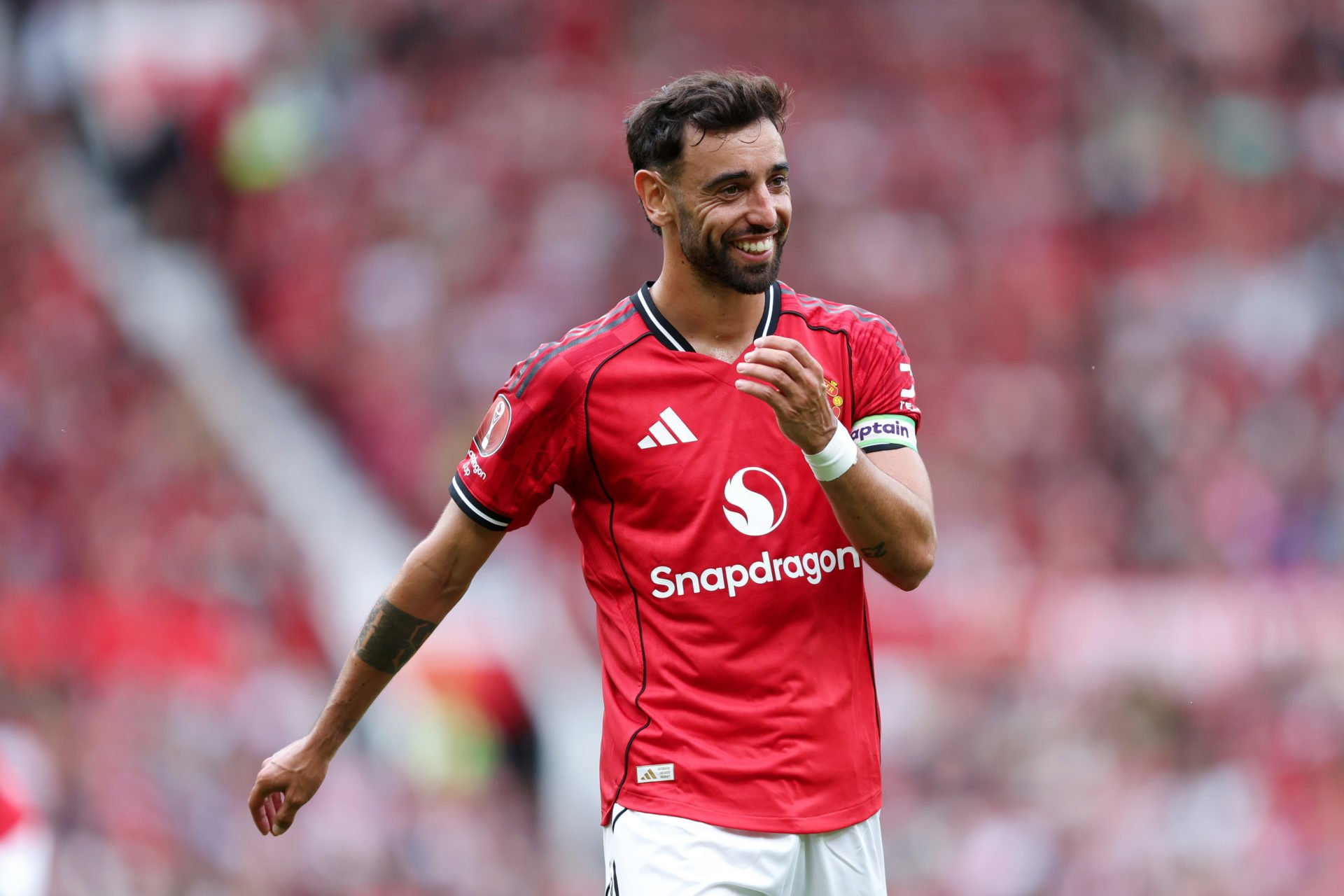 Bruno Fernandes sends heartwarming message to Bryan Mbeumo after his Old Trafford debut