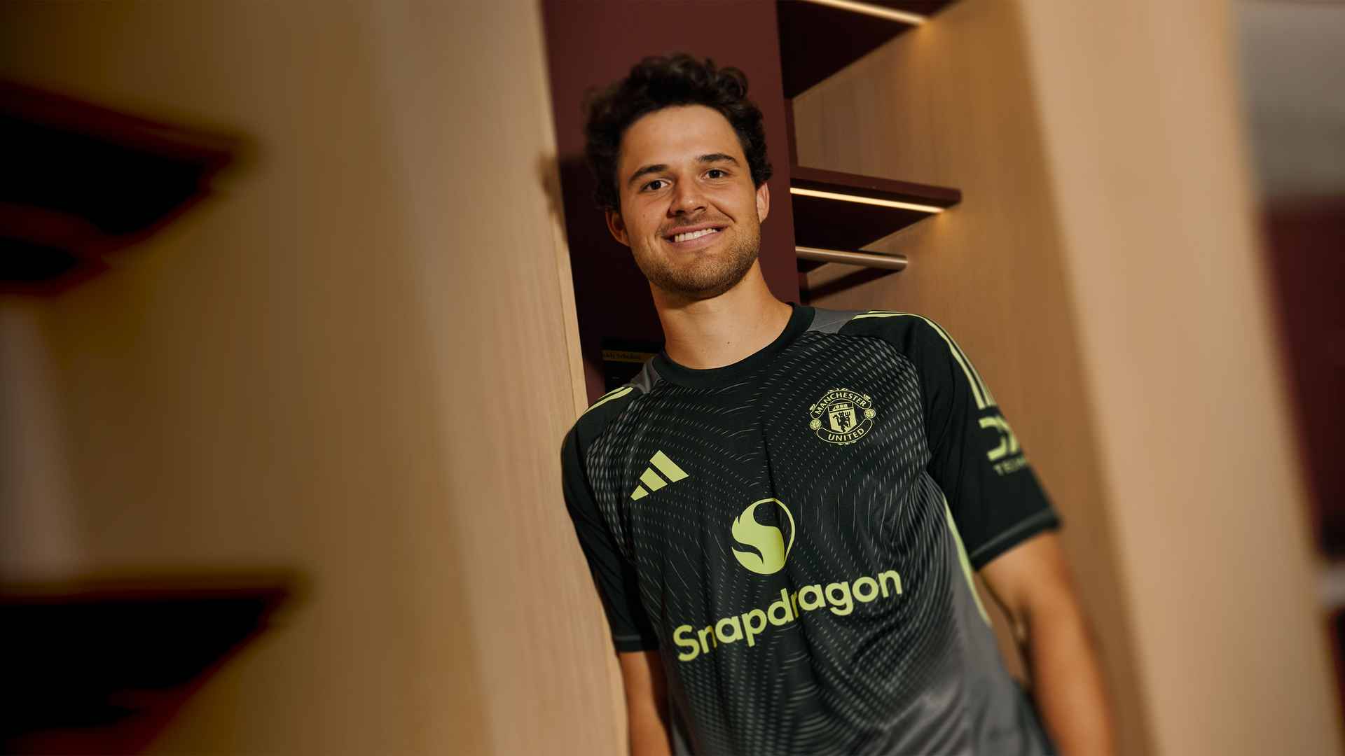 Transfer news: United sign Lammens